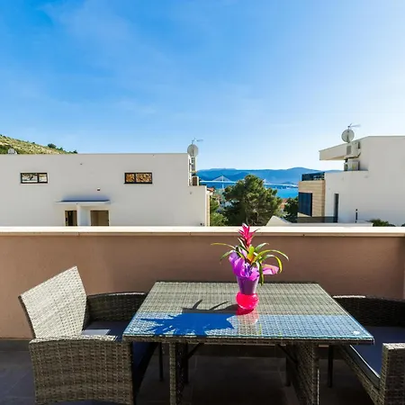 Providenca * Komarna