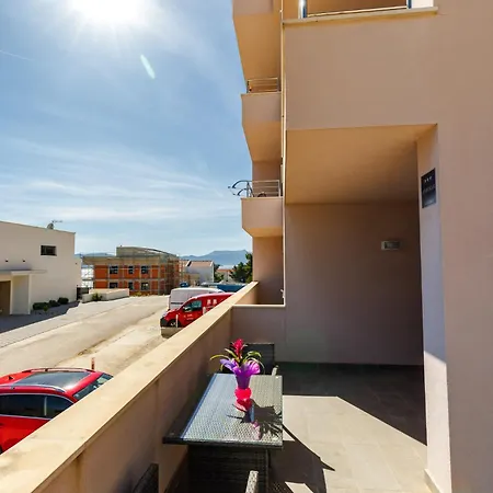 Providenca * Комарна