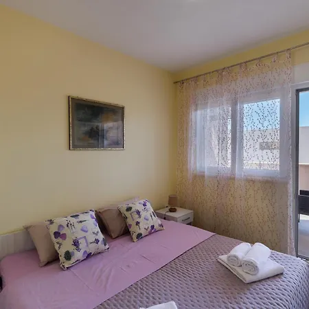 Providenca Apartment Komarna