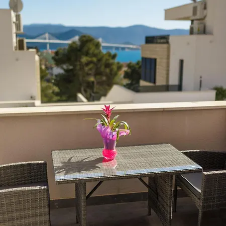 Providenca Апартаменты Комарна